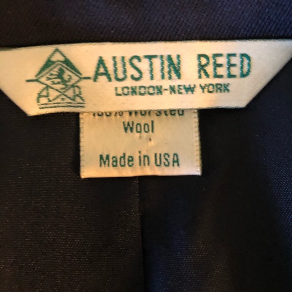 Austin Reed Navy Blazer. - Picture 2 of 6